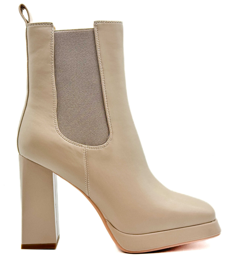 Nika Botín Beige